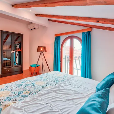 Stunning In Casa de Férias Ičići